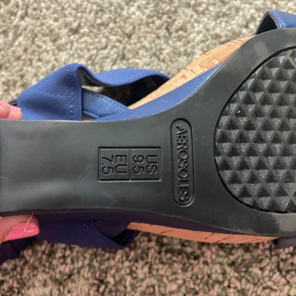 Aerosoles wedge heels - Picture 3 of 3